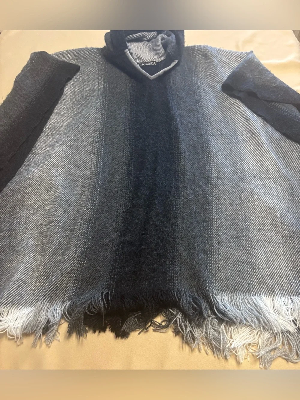 Gamboa ALPACA Wool Poncho Hooded Rancho Blanket Soft Cloak Black Gray Unisex